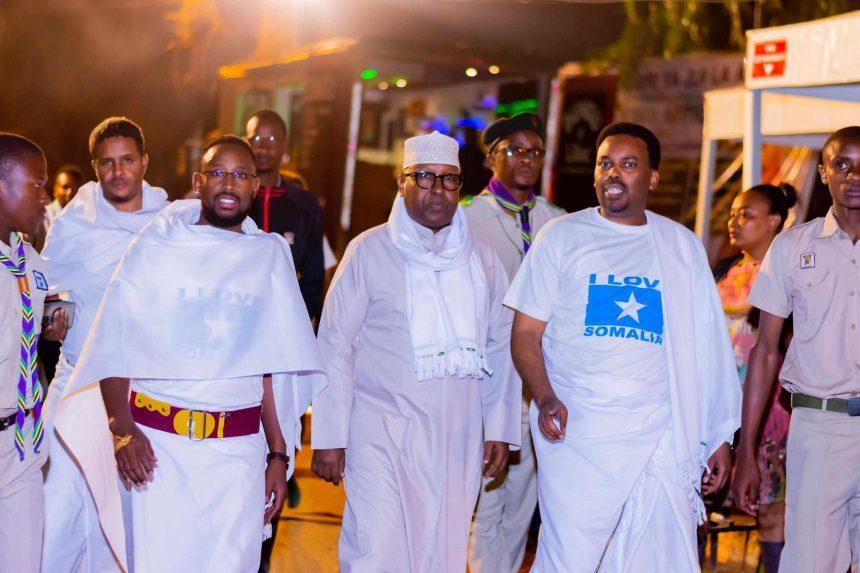 وزير الخارجية يشارك ذكرى الخامسة والعشرين لتأسيس مجموعة شرق إفريقيا وزير الخارجية يشارك ذكرى الخامسة والعشرين لتأسيس مجموعة شرق إفريقيا