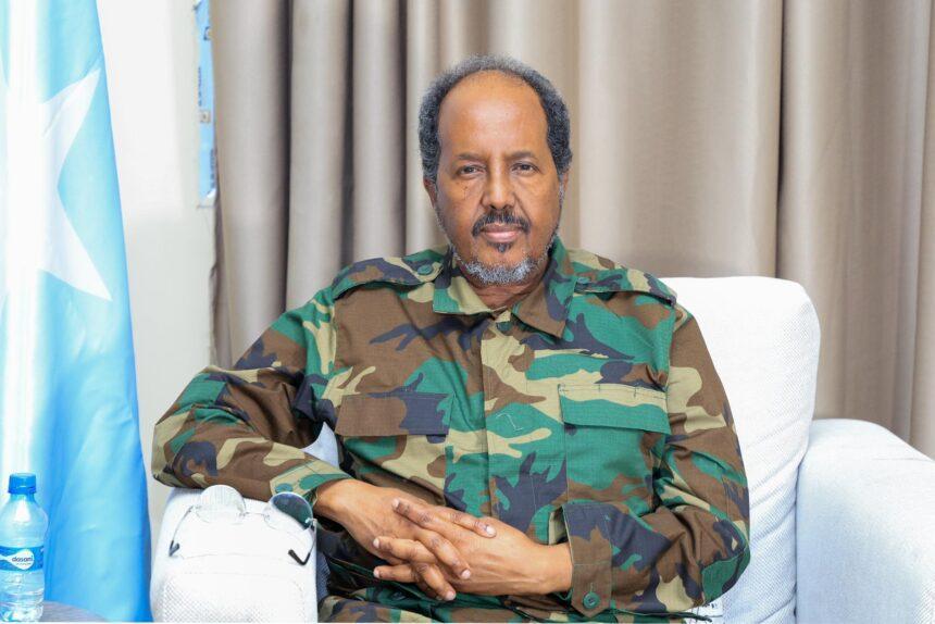 الرئيس الصومالي يهنئ بعيد الفطر ويؤكد محاربة الشباب الرئيس الصومالي يهنئ بعيد الفطر ويؤكد محاربة الشباب