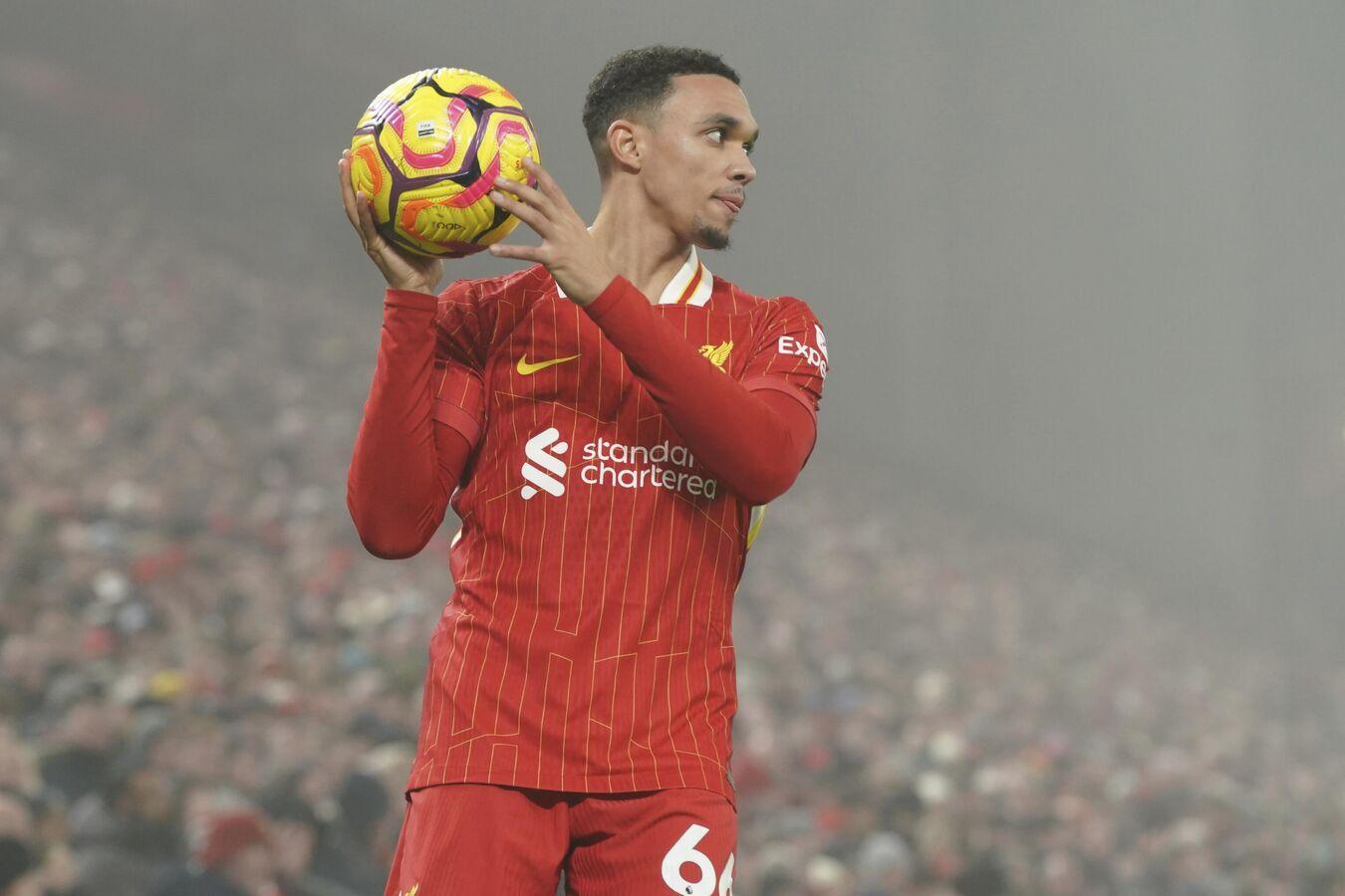 أرنولد يرحل عن ليفربول ويبدأ رحلته الجديدة مع ريال مدريد أرنولد يرحل عن ليفربول ويبدأ رحلته الجديدة مع ريال مدريد