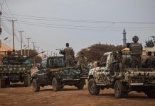 انتصار كبير.. الجيش وحلفاؤه يحررون باريري بعد معارك ضارية انتصار كبير.. الجيش وحلفاؤه يحررون باريري بعد معارك ضارية