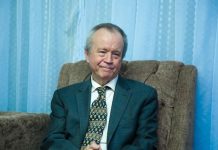 سفير الولايات المتحدة السابق يحذر من التسرع إلى الاعتراف بأرض الصومال سفير الولايات المتحدة السابق يحذر من التسرع إلى الاعتراف بأرض الصومال