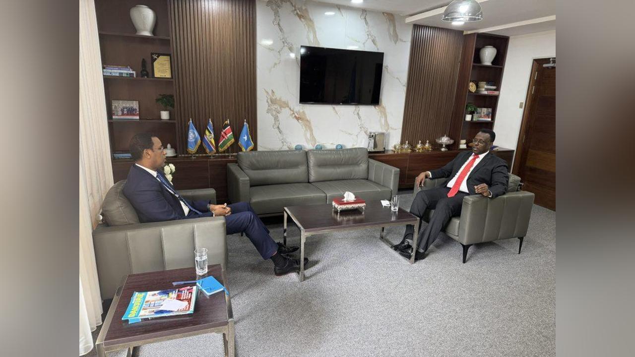 وزير العدل يزور سفارة الدولة في نيروبي وزير العدل يزور سفارة الدولة في نيروبي