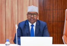 وزير الدفاع يدافع عن الجامعة العربية بعد انتقاد السفير الإثيوبي وزير الدفاع يدافع عن الجامعة العربية بعد انتقاد السفير الإثيوبي