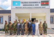 حسن شيخ يفتتح مركز الاستخبارات والاستطلاع للجيش الوطني حسن شيخ يفتتح مركز الاستخبارات والاستطلاع للجيش الوطني