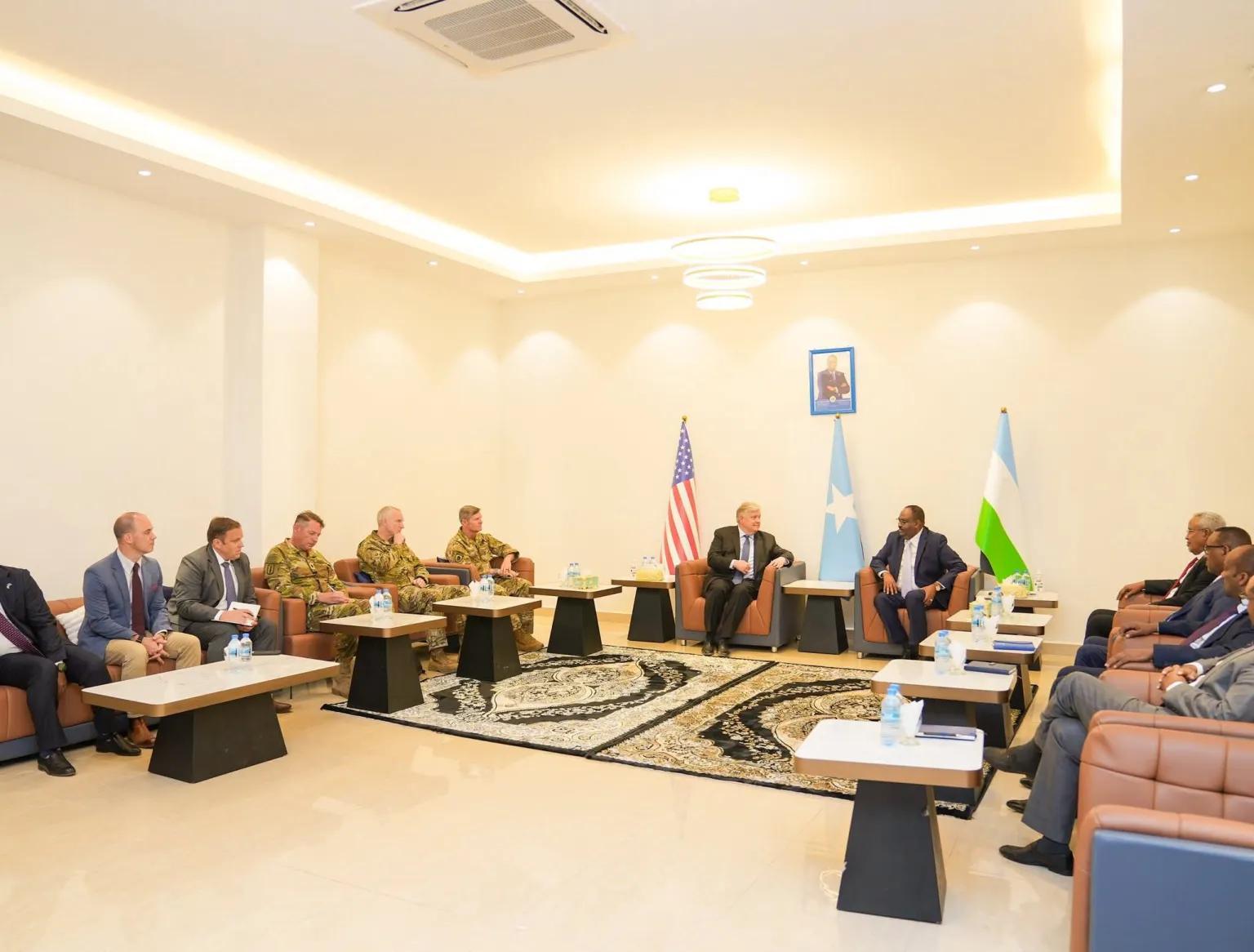 الولايات المتحدة تعلن مضاعفة دعمها لولاية بونتلاند في مكافحة الإرهاب الولايات المتحدة تعلن مضاعفة دعمها لولاية بونتلاند في مكافحة الإرهاب