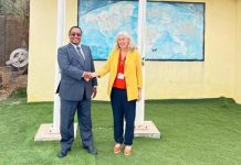 رئيس إدارة إقليم بنادر يلتقي سفيرة الاتحاد الأوروبي لدى الصومال رئيس إدارة إقليم بنادر يلتقي سفيرة الاتحاد الأوروبي لدى الصومال