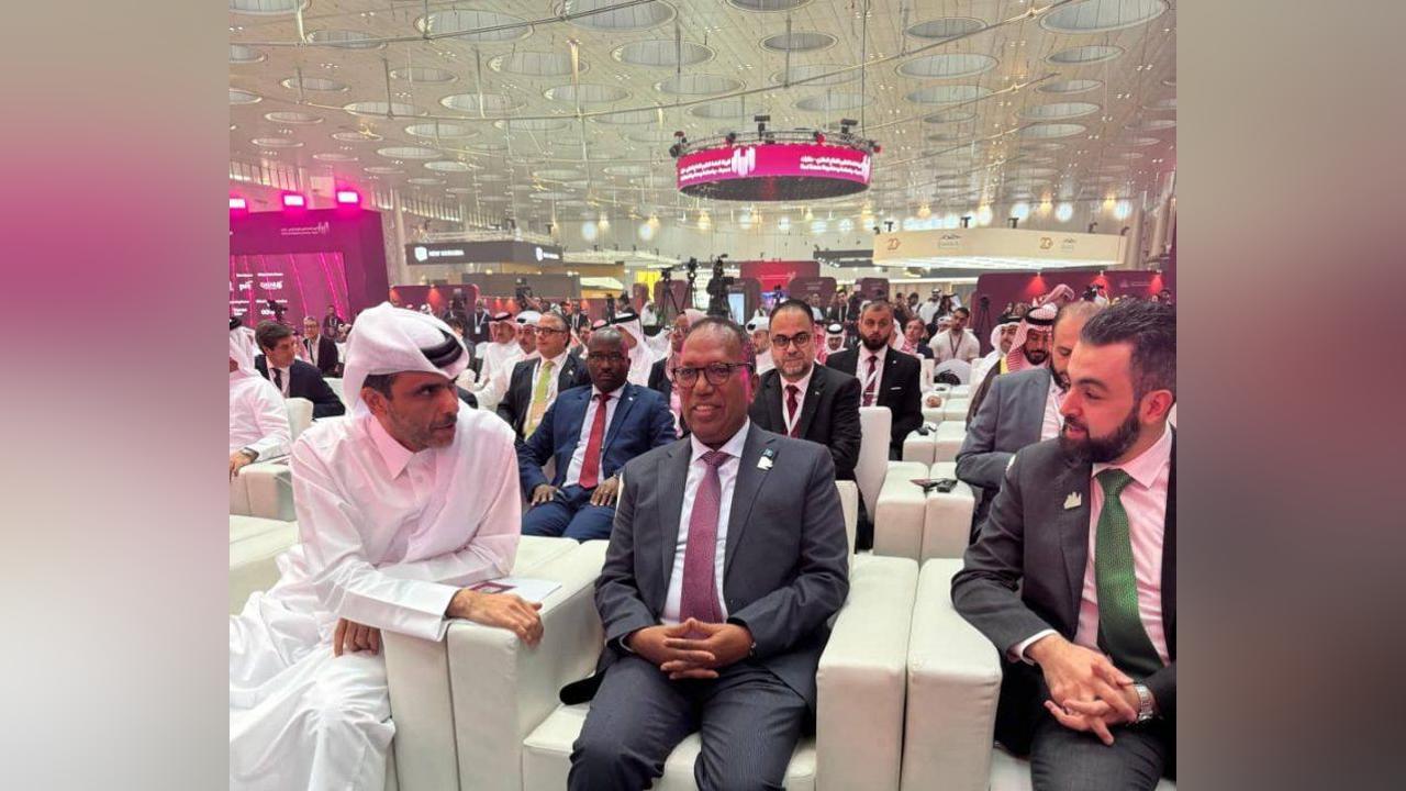 وزير الإسكان يشارك في المنتدى الدولي الثالث للعقارات في قطر