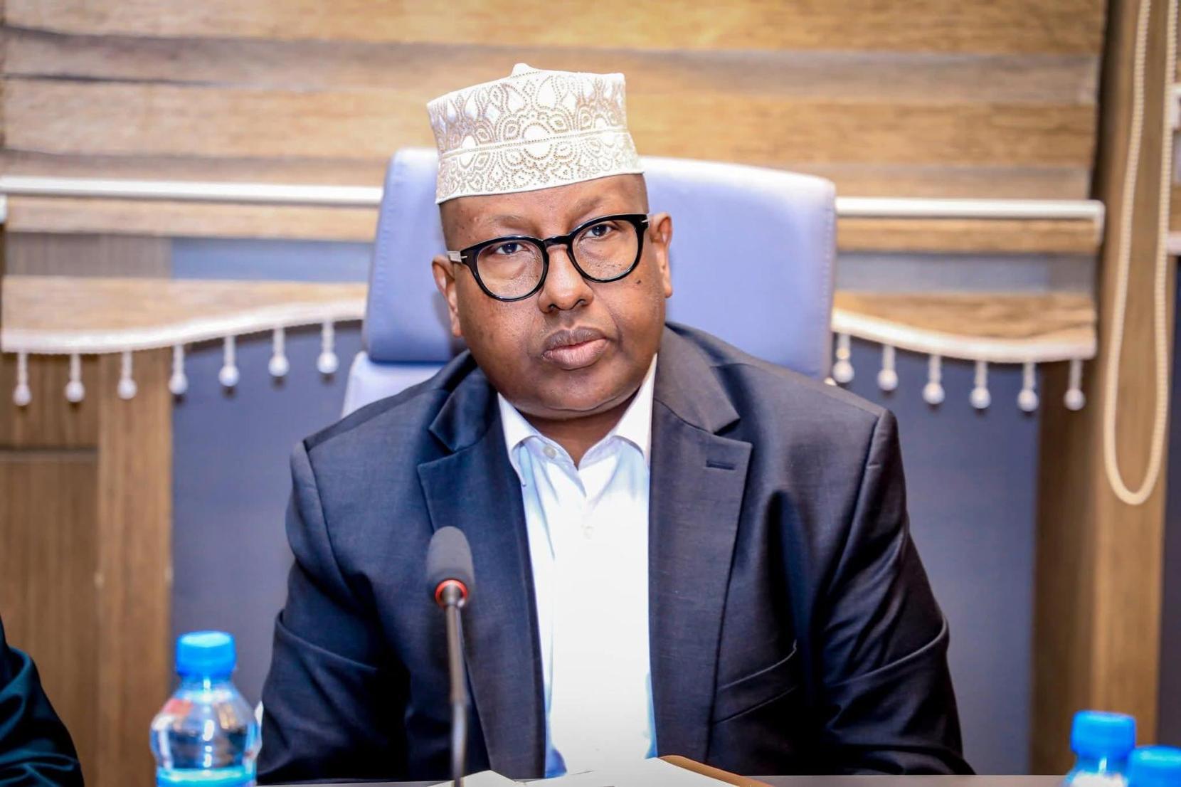 وزير الدفاع يحذر المعارضة من تنظيم احتجاجات مناهضة للحكومة وزير الدفاع يحذر المعارضة من تنظيم احتجاجات مناهضة للحكومة