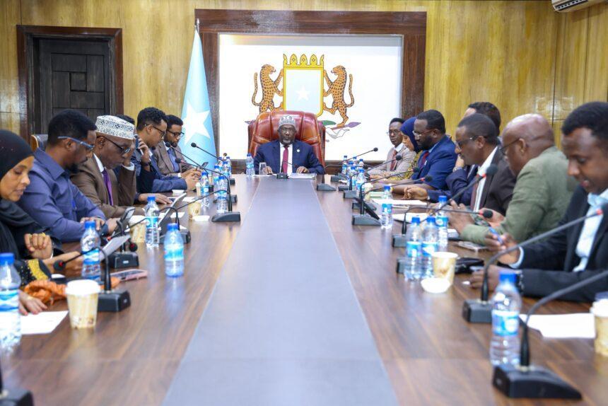 رئيس مجلس الشعب يترأس اجتماع اللجنة الدائمة رئيس مجلس الشعب يترأس اجتماع اللجنة الدائمة