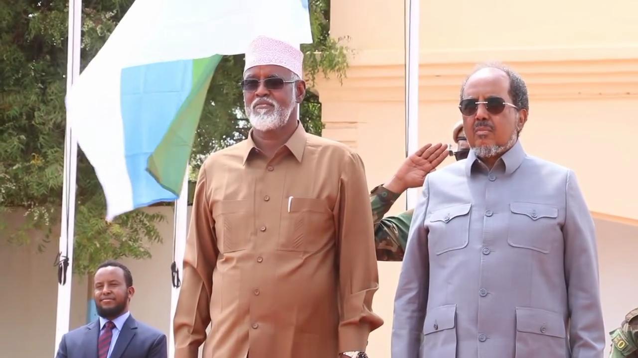 دلالات زيارة الرئيس الصومالي إلى مدينة كسمايو دلالات زيارة الرئيس الصومالي إلى مدينة كسمايو