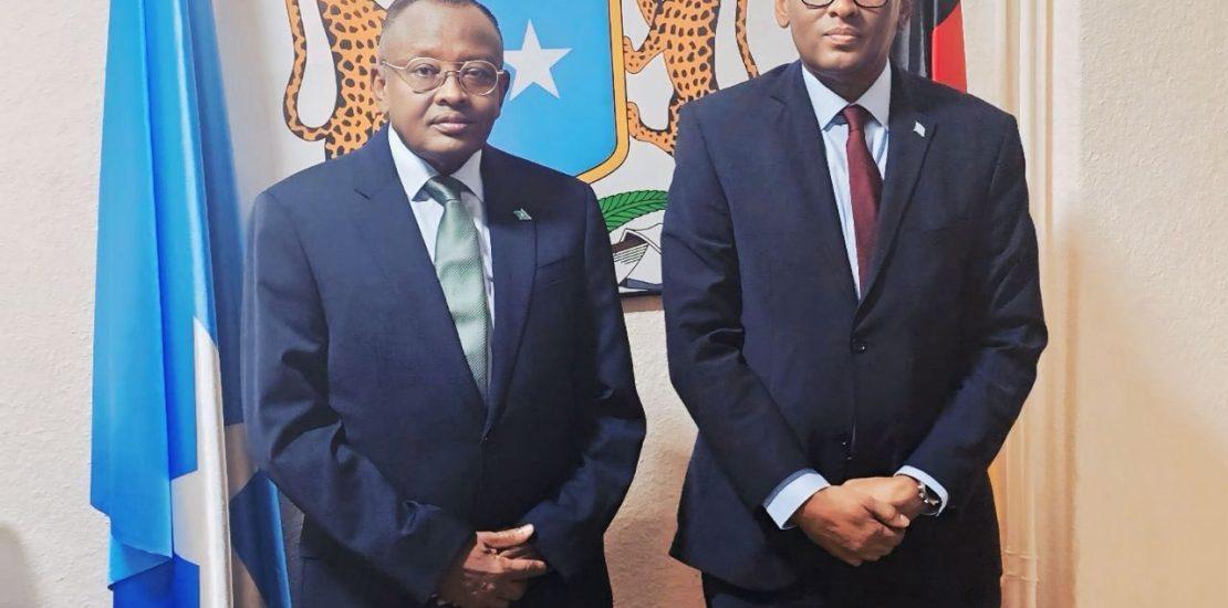 وزير البيئة يزور سفارة البلاد في برلين على هامش مؤتمر الأمن 2025 وزير البيئة يزور سفارة البلاد في برلين على هامش مؤتمر الأمن 2025