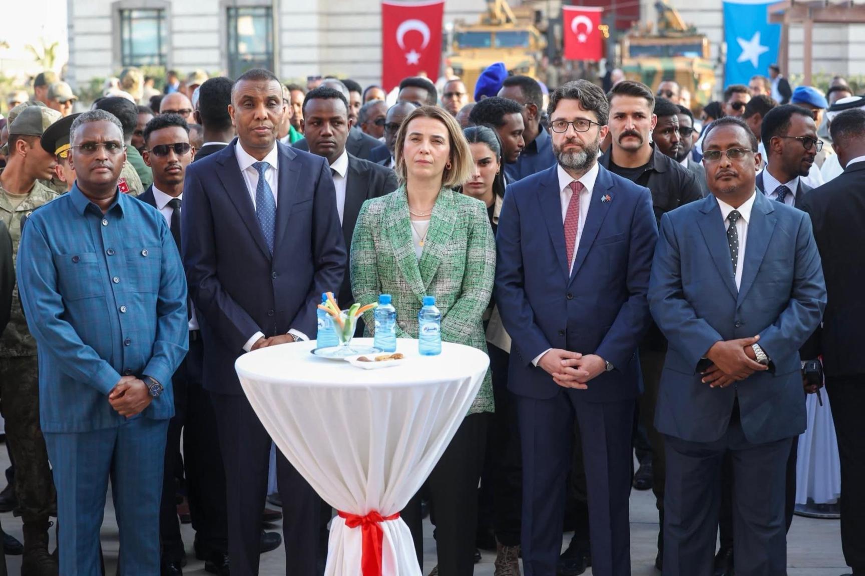 رئيس الوزراء: العلاقات الصومالية التركية تجسد ستين عاماً من التعاون رئيس الوزراء: العلاقات الصومالية التركية تجسد ستين عاماً من التعاون