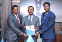 تسلم المدير الجديد للإعلام والعلاقات العامة في القصر الرئاسي مهامه تسلم المدير الجديد للإعلام والعلاقات العامة في القصر الرئاسي مهامه