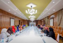 رئيس الوزراء يؤكد أهمية دور المرأة في الأمن والمشاركة السياسية رئيس الوزراء يؤكد أهمية دور المرأة في الأمن والمشاركة السياسية