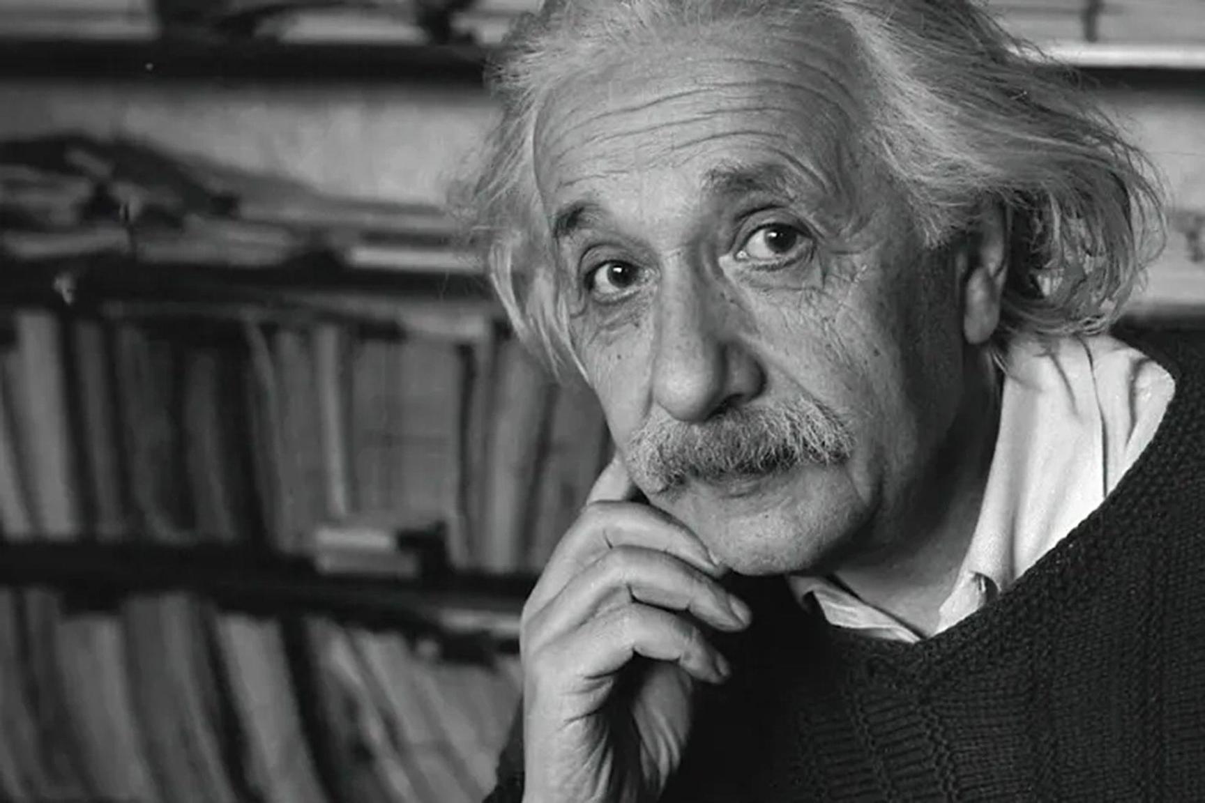 علماء يعدّلون نظرية أينشتاين للجاذبية ويحذفون الطاقة المظلمة علماء يعدّلون نظرية أينشتاين للجاذبية ويحذفون الطاقة المظلمة