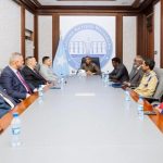 رئيس الوزراء يبحث مع وفد عراقي سبل تعزيز التعاون الثنائي رئيس الوزراء يبحث مع وفد عراقي سبل تعزيز التعاون الثنائي