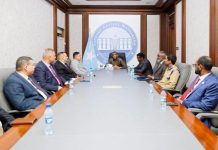 رئيس الوزراء يبحث مع وفد عراقي سبل تعزيز التعاون الثنائي رئيس الوزراء يبحث مع وفد عراقي سبل تعزيز التعاون الثنائي