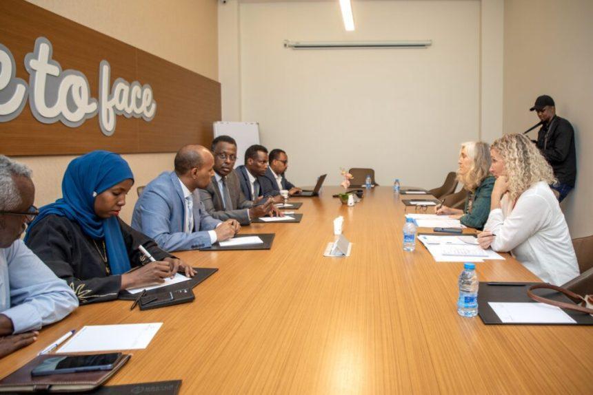 وزير العدل يجتمع مع سفيرة الإتحاد الأوروبي وزير العدل يجتمع مع سفيرة الإتحاد الأوروبي