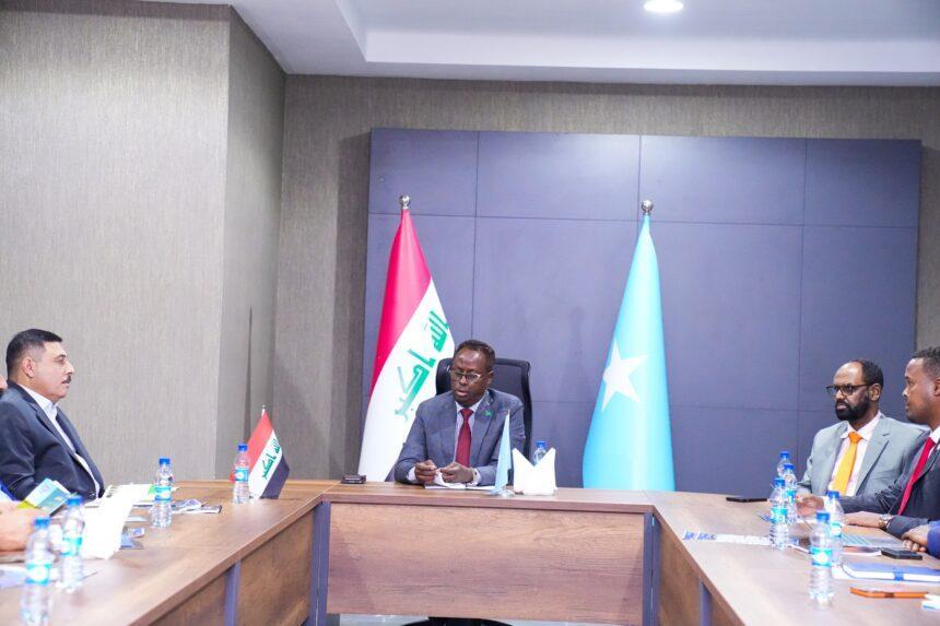 وزير الزراعة يستقبل رجال أعمال ومستثمرين عراقيين وزير الزراعة يستقبل رجال أعمال ومستثمرين عراقيين