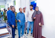 وزير الصحة يقوم بزيارة طارئة إلى مستشفى بنادر للأمومة والطفولة وزير الصحة يقوم بزيارة طارئة إلى مستشفى بنادر للأمومة والطفولة