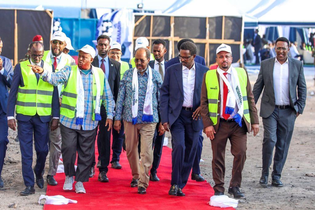 رئيس الجمهورية يفتتح مصنعًا لإنتاج الصلب المصبوب