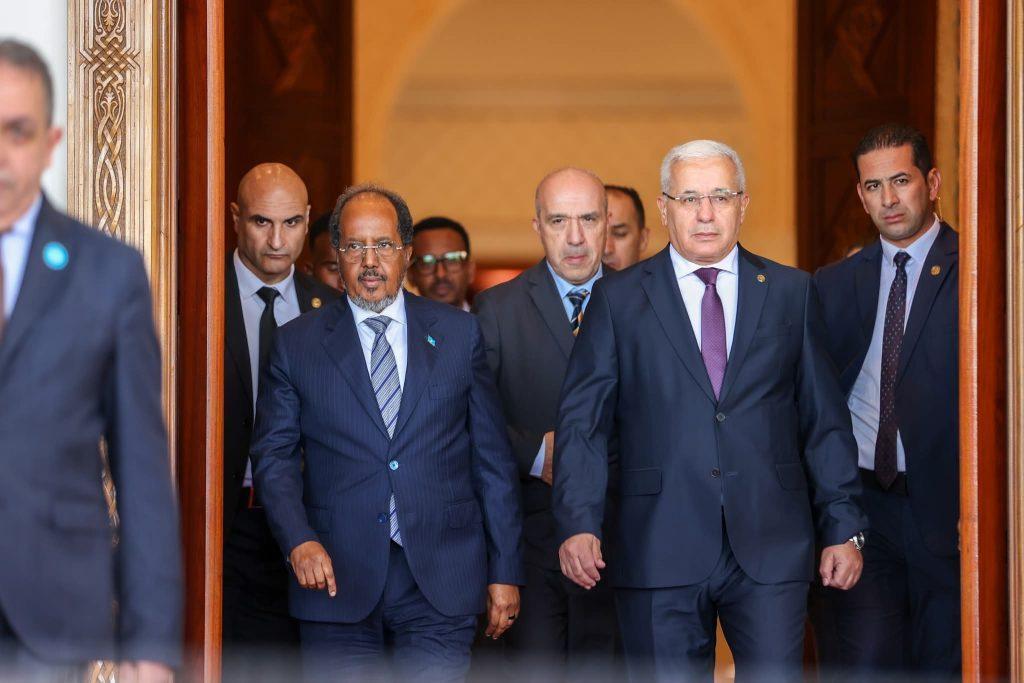 رئيس الجمهورية يصل إلى دولة الجزائر رئيس الجمهورية يصل إلى دولة الجزائر