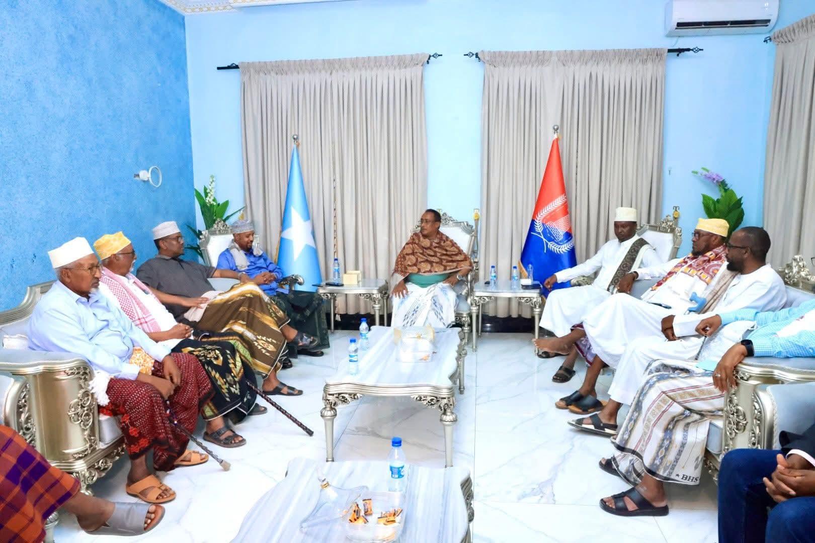 مونغاب يحتفي بزعماء العشائر من ولاية شمال شرق الصومال مونغاب يحتفي بزعماء العشائر من ولاية شمال شرق الصومال