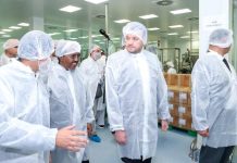 حسن شيخ يطّلع على التجربة الجزائرية في التصنيع الدوائي حسن شيخ يطّلع على التجربة الجزائرية في التصنيع الدوائي