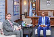رئيس الوزراء الصومالي يستقبل سفير مملكة السويد لدى الصومال رئيس الوزراء الصومالي يستقبل سفير مملكة السويد لدى الصومال