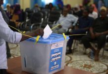 لجنة الانتخابات تدعو لاستكمال ترتيبات الانتخابات وفق الأطر الدستورية لجنة الانتخابات تدعو لاستكمال ترتيبات الانتخابات وفق الأطر الدستورية