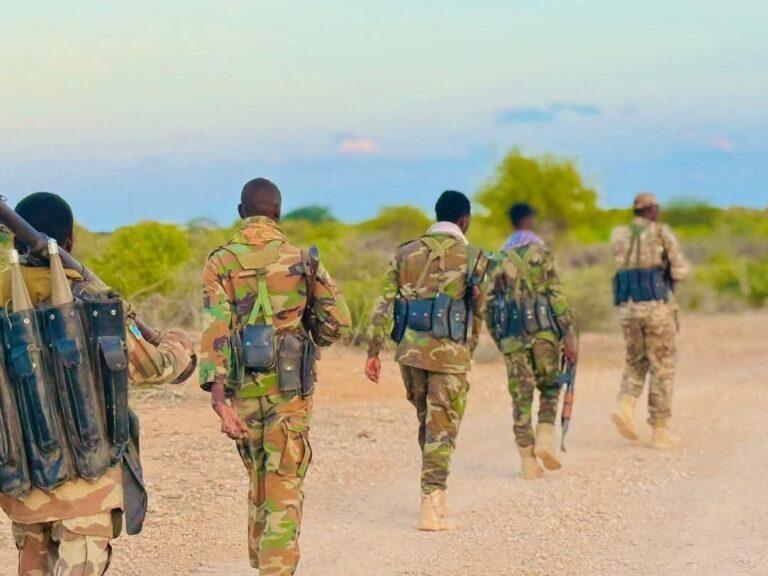 الجيش الوطني يشن عملية عسكرية بمحافظة جوبا السفلى الجيش الوطني يشن عملية عسكرية بمحافظة جوبا السفلى