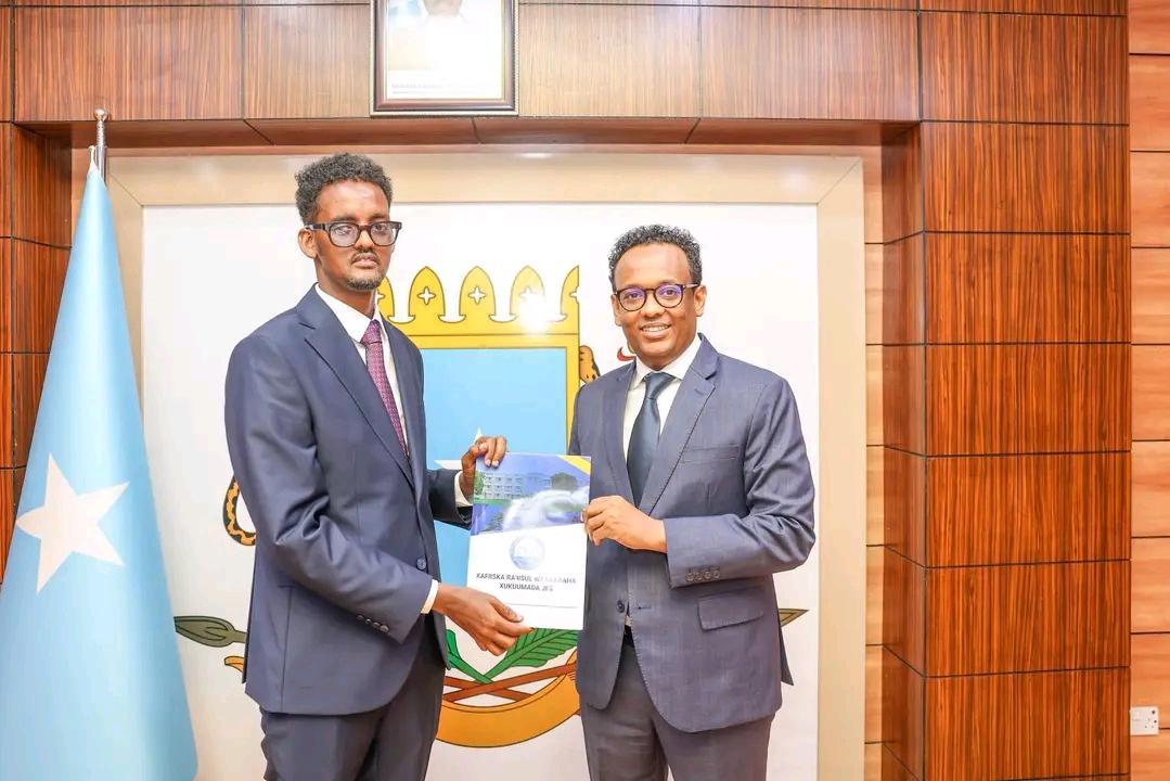 كمال غوتالي يشرف على مراسم تسليم وتسلم مدير الإعلام كمال غوتالي يشرف على مراسم تسليم وتسلم مدير الإعلام