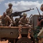 الجيش الصومالي يحرر 30 رهينة ويقتل 3 مسلحين من “حركة الشباب” الجيش الصومالي يحرر 30 رهينة ويقتل 3 مسلحين من "حركة الشباب"