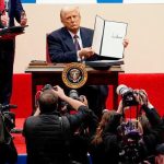 ترامب يعلن إنهاء الحماية القانونية لبعض المهاجرين الصوماليين ترامب يعلن إنهاء الحماية القانونية لبعض المهاجرين الصوماليين