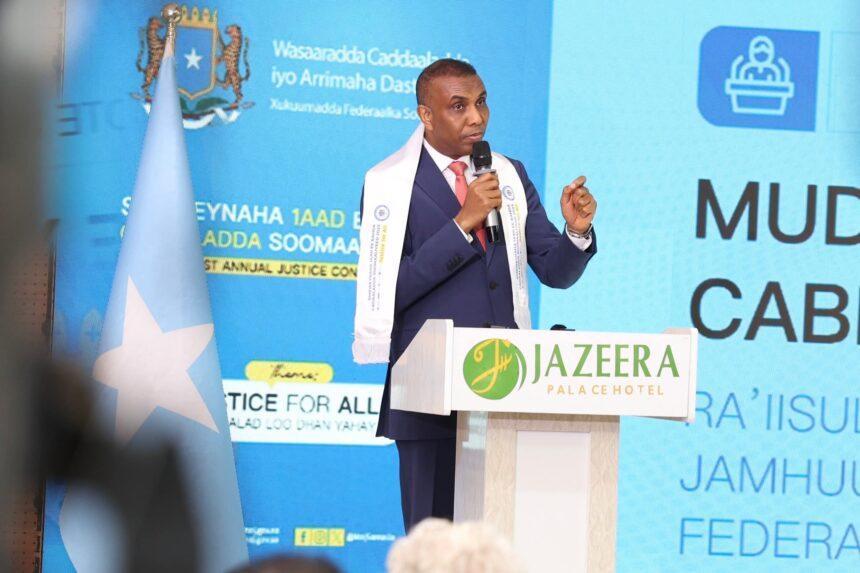 رئيس الوزراء يؤكد على أهمية إستقلال وشفافية القضاء رئيس الوزراء يؤكد على أهمية إستقلال وشفافية القضاء