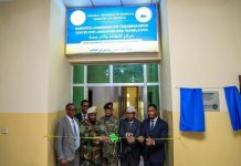 وزير الدفاع يفتتح مركز اللغات والترجمة لتعزيز قدرات الجيش الوطني وزير الدفاع يفتتح مركز اللغات والترجمة لتعزيز قدرات الجيش الوطني