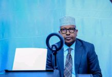 وزير الدفاع يسجل نفسه ويشجع المواطنين على المشاركة في الانتخابات وزير الدفاع يسجل نفسه ويشجع المواطنين على المشاركة في الانتخابات