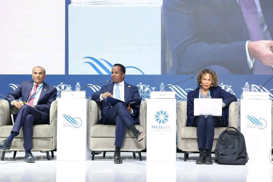 وزير الخارجية يدعو إلى تعزيز السيادة الوطنية وزير الخارجية يدعو إلى تعزيز السيادة الوطنية