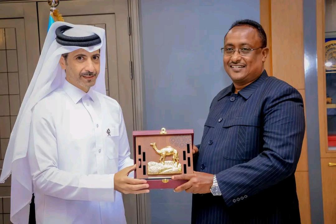 رئيس إقليم بنادر يستقبل سفير قطر لدى الصومال رئيس إقليم بنادر يستقبل سفير قطر لدى الصومال
