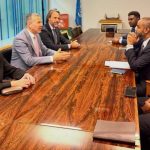 وزير الموانئ يلتقي بالأمين العام للمنظمة البحرية الدولية وزير الموانئ يلتقي بالأمين العام للمنظمة البحرية الدولية