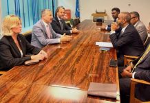 وزير الموانئ يلتقي بالأمين العام للمنظمة البحرية الدولية وزير الموانئ يلتقي بالأمين العام للمنظمة البحرية الدولية