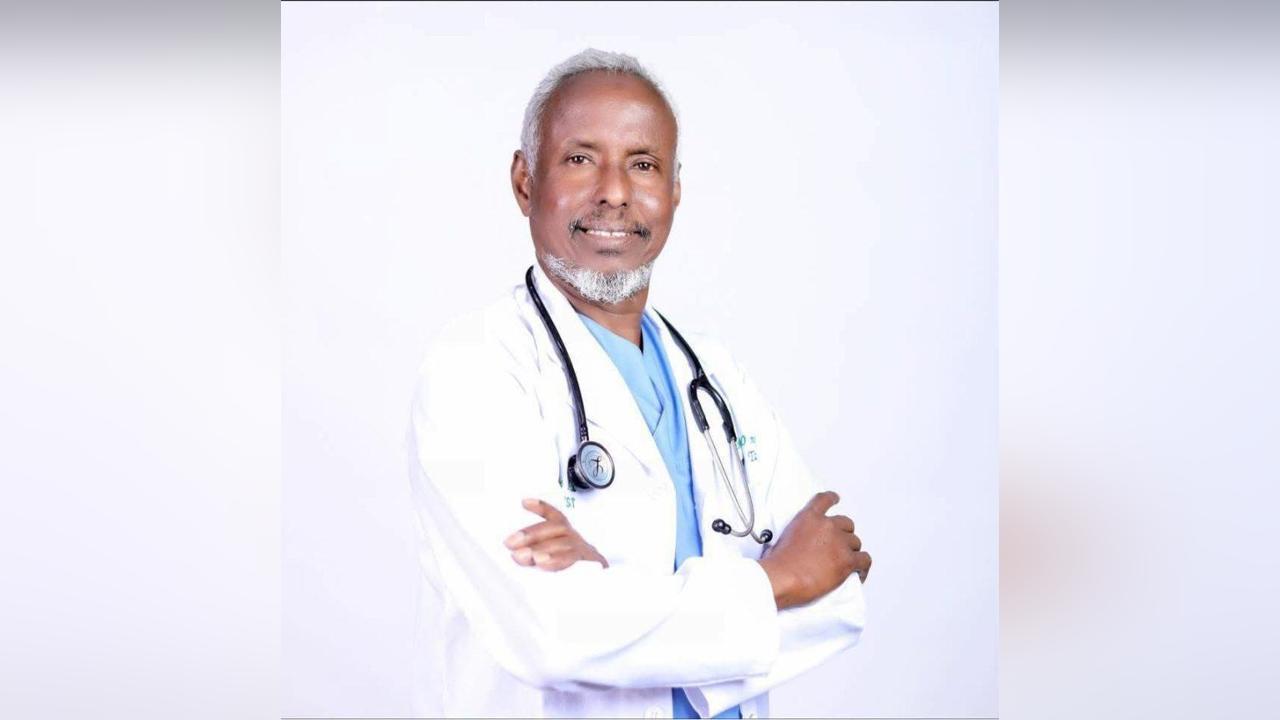 عشرون عامًا من العطاء.. الدكتور حبيب ورحلة إنقاذ الصحة النفسية عشرون عامًا من العطاء.. الدكتور حبيب ورحلة إنقاذ الصحة النفسية