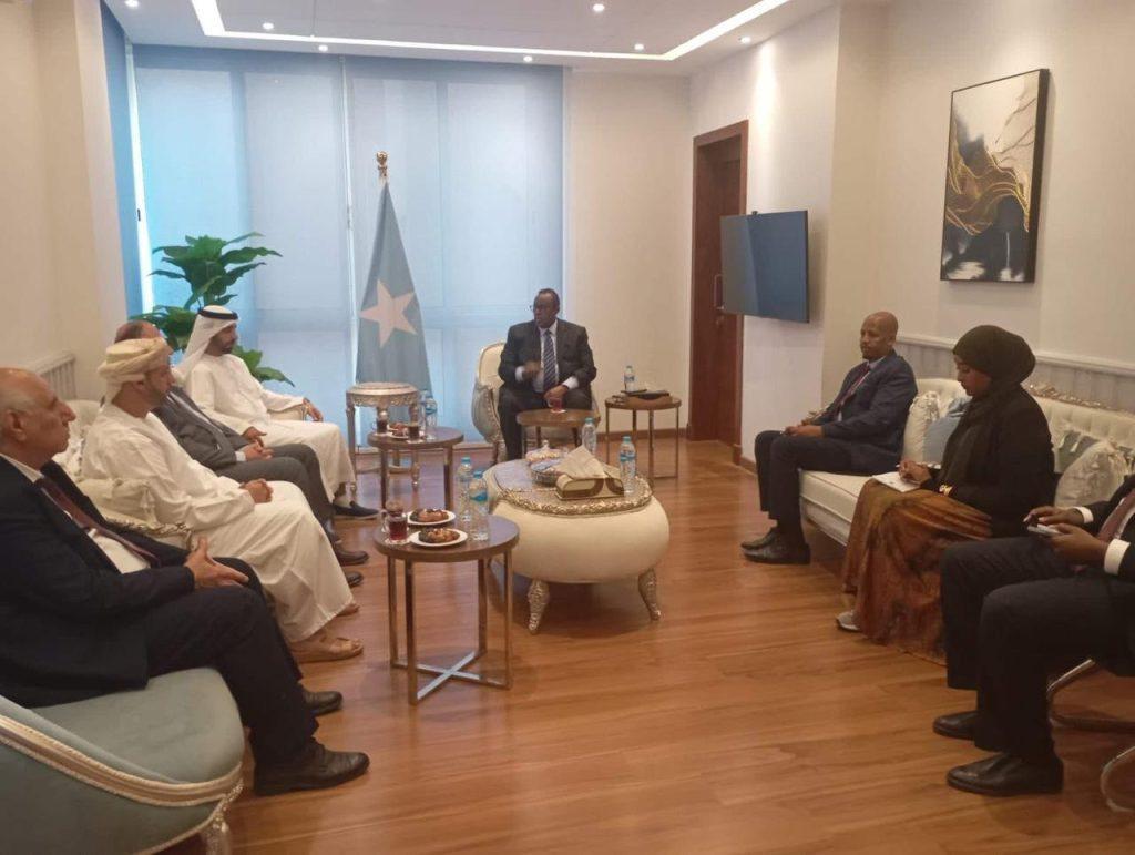 سفير الصومال لدى مصر يستقبل وفد لجنة الميثاق العربي لحقوق الإنسان سفير الصومال لدى مصر يستقبل وفد لجنة الميثاق العربي لحقوق الإنسان