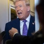 بينهم الصومال.. ترامب يجمّد الهجرة والتجنيس لمواطني 19 دولة بينهم الصومال.. ترامب يجمّد الهجرة والتجنيس لمواطني 19 دولة