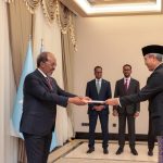 رئيس الصومال يتسلم أوراق اعتماد ثمانية سفراء رئيس الصومال يتسلم أوراق اعتماد ثمانية سفراء