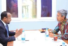 وزير الصحة يستقبل السفير الإندونيسي لدى البلاد وزير الصحة يستقبل السفير الإندونيسي لدى البلاد