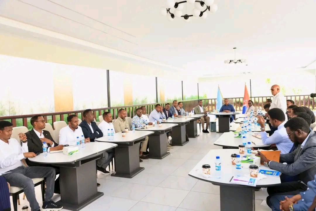 إدارة بنادر تبحث مع مفوضية الانتخابات تسريع إصدار بطاقات الاقتراع إدارة بنادر تبحث مع مفوضية الانتخابات تسريع إصدار بطاقات الاقتراع