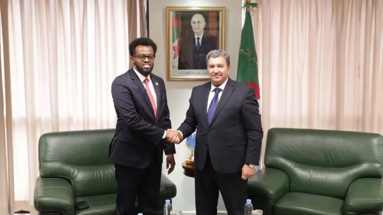 الصومال والجزائر تعززان العلاقات في قطاع الاتصالات الصومال والجزائر تعززان العلاقات في قطاع الاتصالات