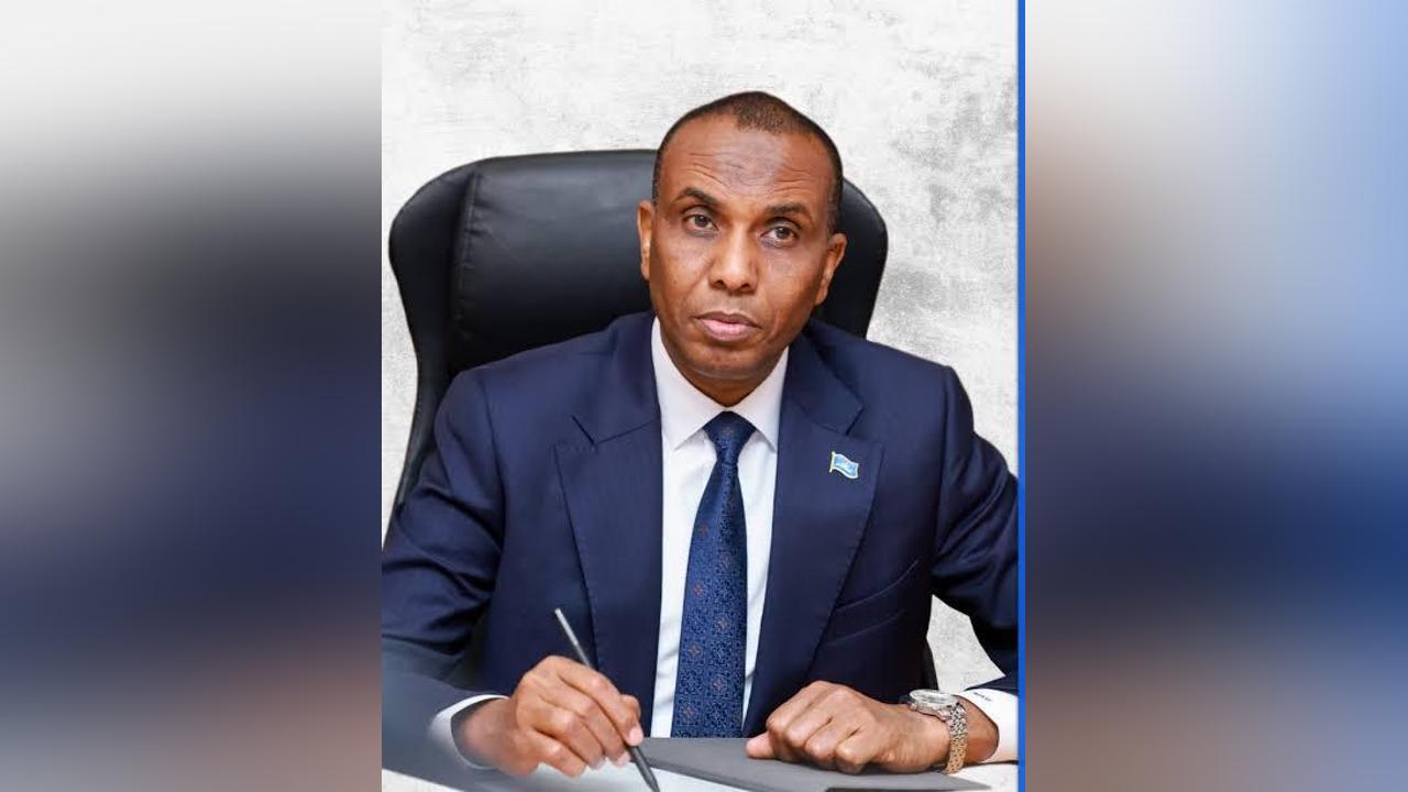 رئيس الوزراء يعين وزيرين جديدين للتجارة والأشغال العامة رئيس الوزراء يعين وزيرين جديدين للتجارة والأشغال العامة