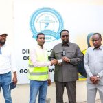 نائب رئيس الوزراء يتسلم البطاقة الانتخابية نائب رئيس الوزراء يتسلم البطاقة الانتخابية